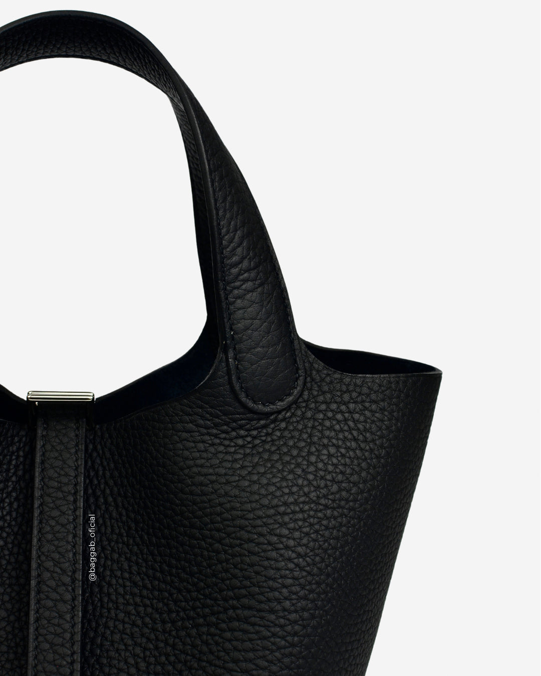 15B7D074-1AE0-4346-9BCC-