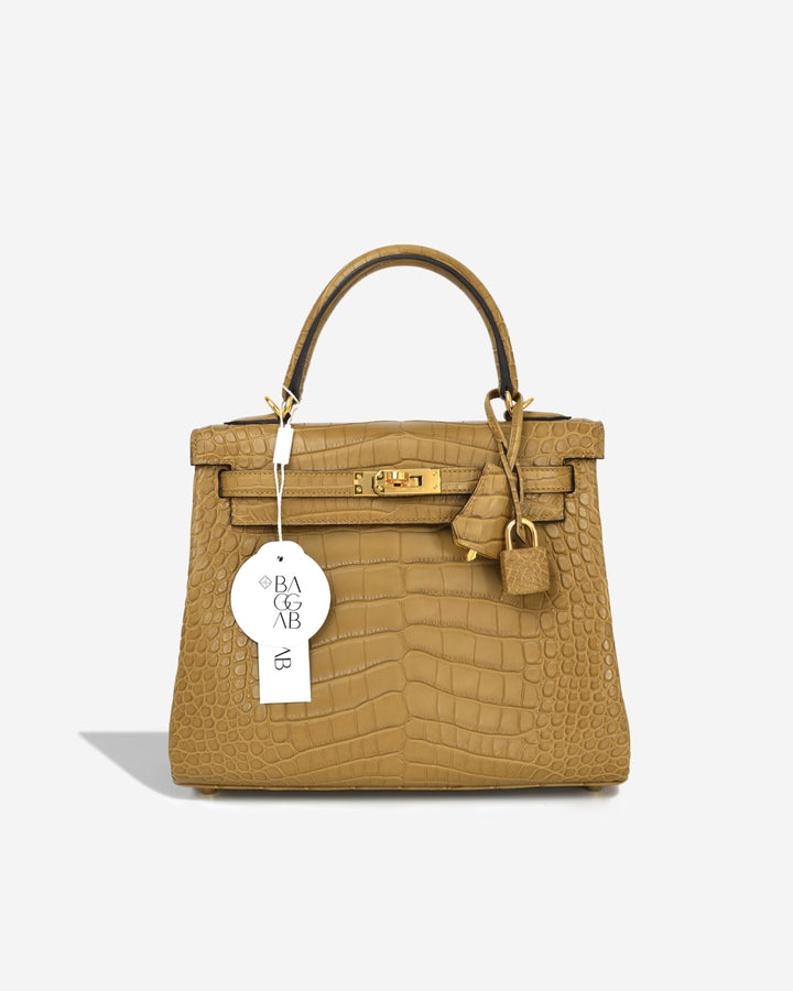 Hermès Kelly 25 HSS Retourne Matte Alligator Kraft / Mimosa Gold