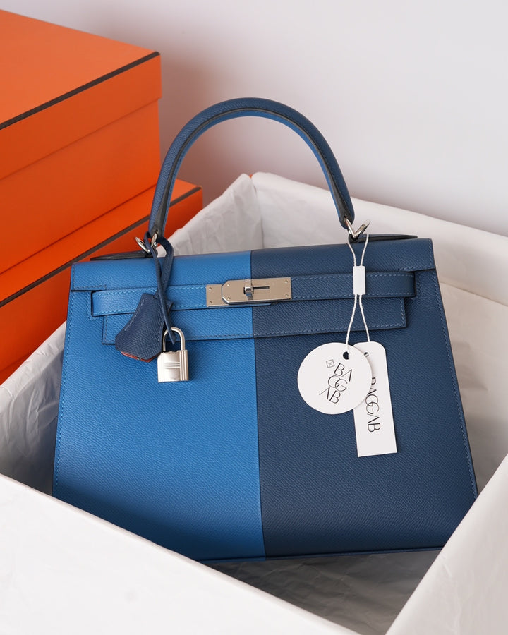 Hermès Kelly 28 Casaque Epsom Deep Blue / Mykonos / Brique